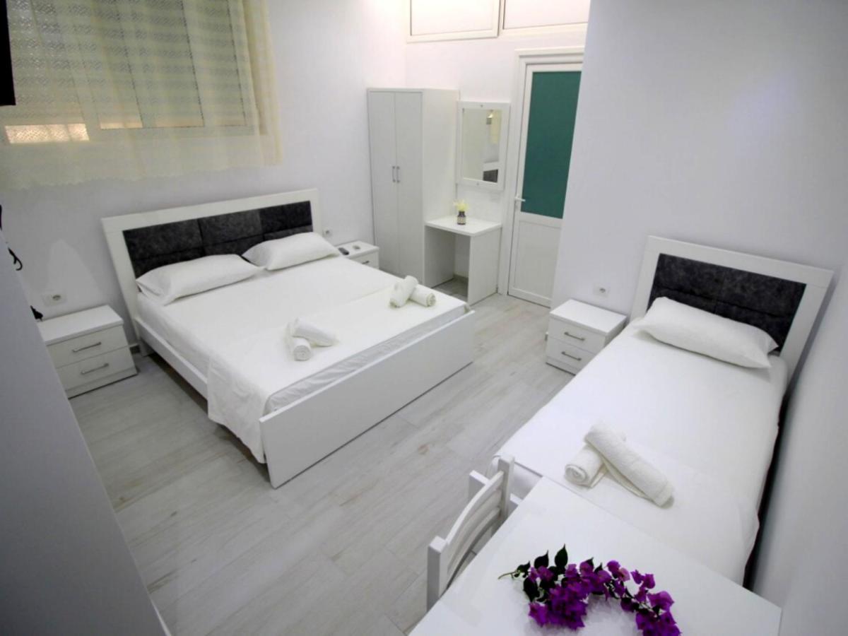 Gusto Di Casa Hotel Sarande Ngoại thất bức ảnh