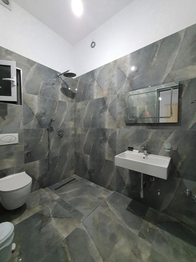 Gusto Di Casa Hotel Sarande Ngoại thất bức ảnh