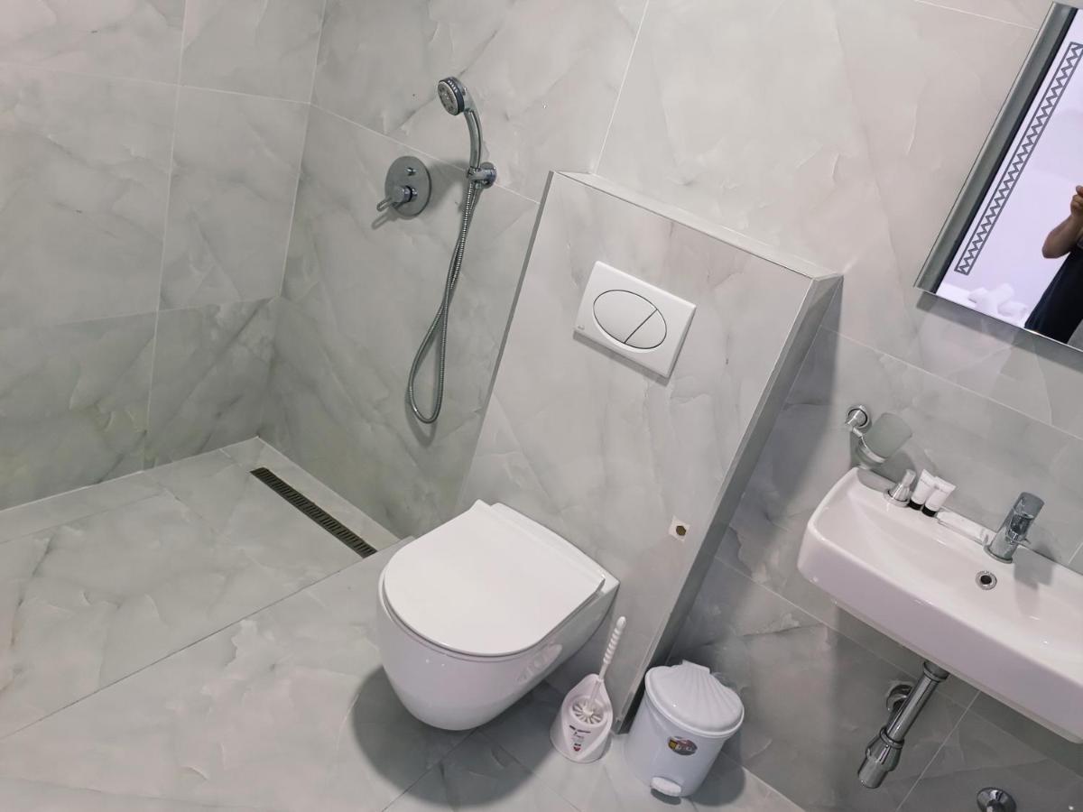 Gusto Di Casa Hotel Sarande Ngoại thất bức ảnh